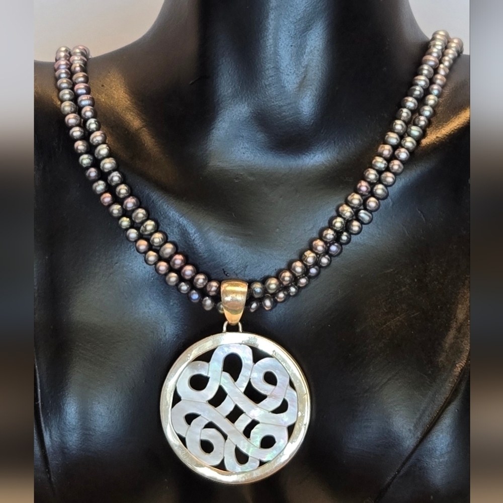 Elegant 925 Sterling Pearls Mother Pearl Pendant